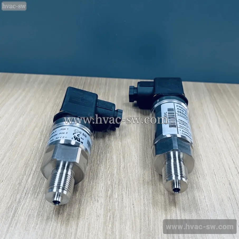 DANFOSS 060G2110 AKS 33 Pressure Sensor -picture-1